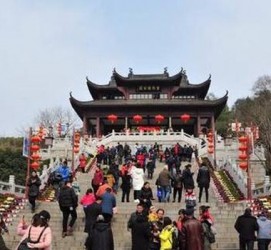 镇江湖北旅游攻略(七月湖北旅游攻略)