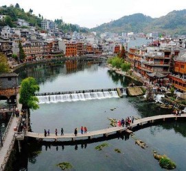 镇江长沙旅游攻略(长沙旅游攻略景点必去二日游)