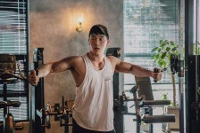 镇江肌肉男模(肌肉男模板)