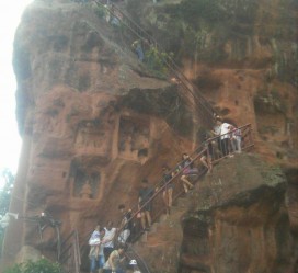 镇江乐山旅游攻略(乐山旅游攻略自由行路线推荐)