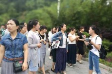 镇江中国的曲男伴游的简单介绍