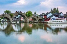 镇江上海旅游攻略(上海旅游攻略手抄报)