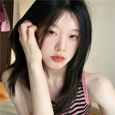 镇江顶级商务伴游：精致品尝，超越期望的不凡体验  
