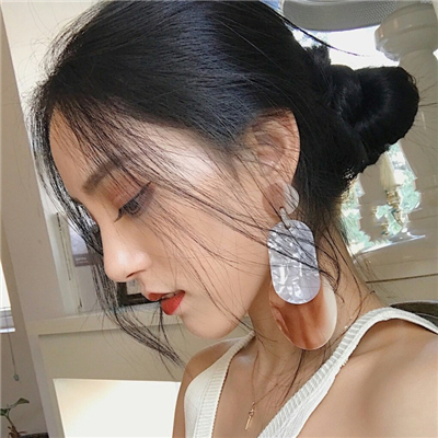 镇江伴游女生张悦然的资料
