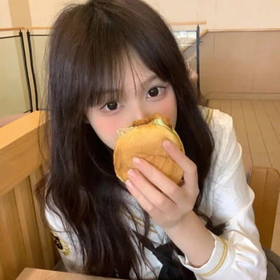 镇江伴游女生李心怡的资料
