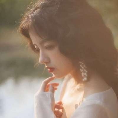 镇江伴游女生雷花蕊的资料