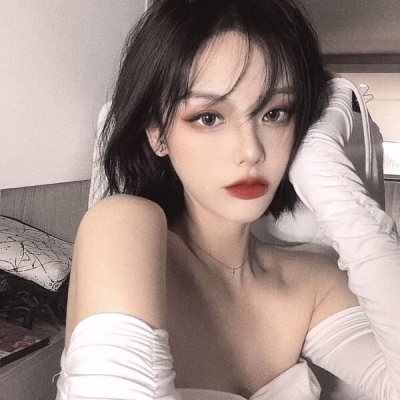 镇江伴游女生李幻极的资料