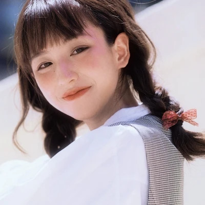 镇江伴游女生郑晓晴的资料