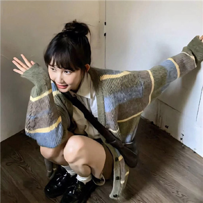 镇江伴游女生方镜月的资料