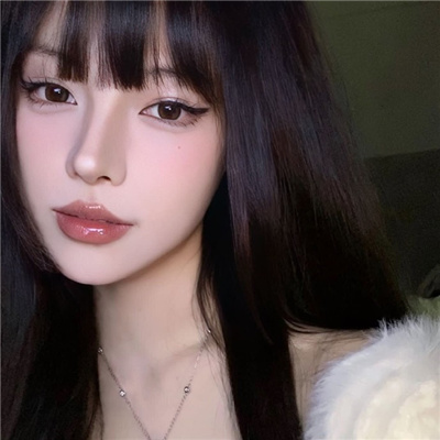 镇江伴游女生钟晚意的资料