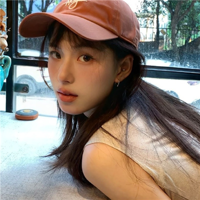 镇江伴游女生杨梦研的资料