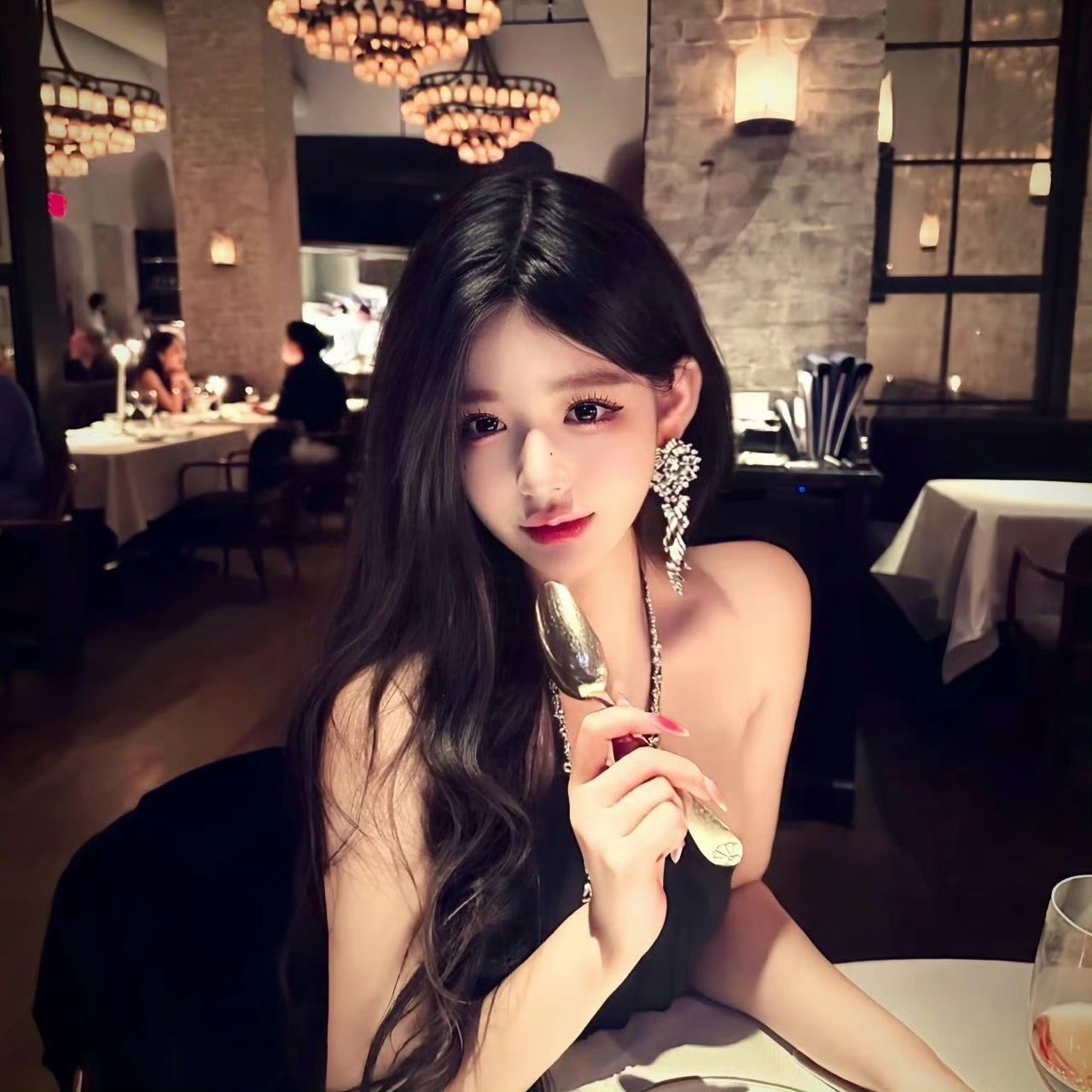 镇江伴游女生蓝盈盈的资料