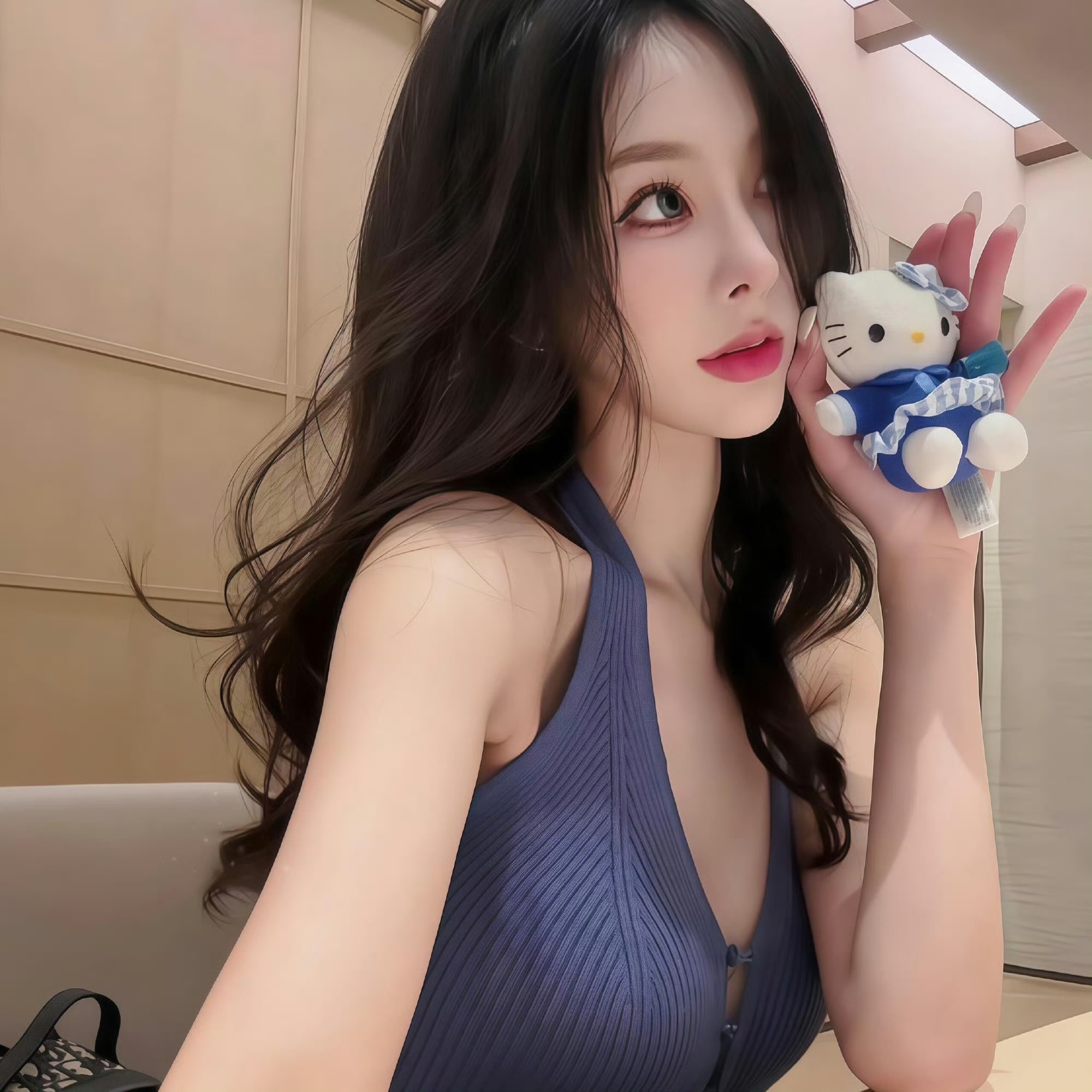 镇江伴游女生鹿小婷的资料