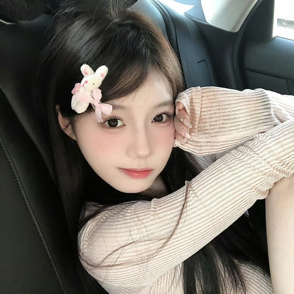 镇江伴游女生沈欣白的资料