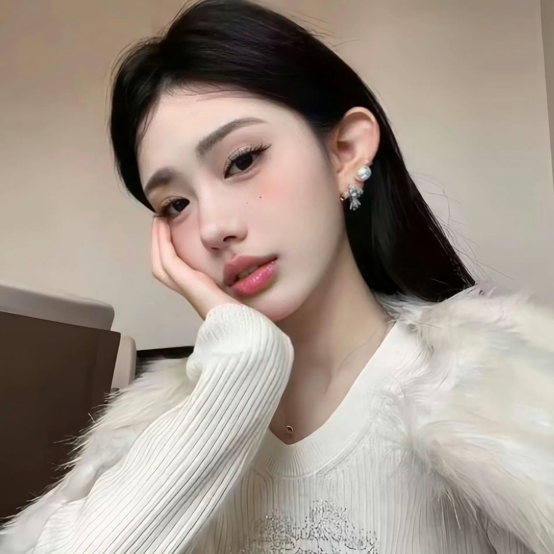 镇江伴游女生沈梦蝶的资料