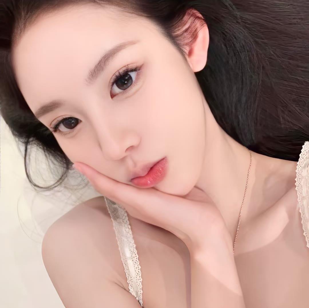 镇江伴游女生佛白易的资料