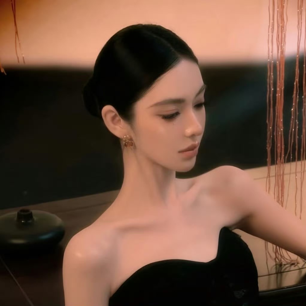 镇江伴游女生 | Emily的资料