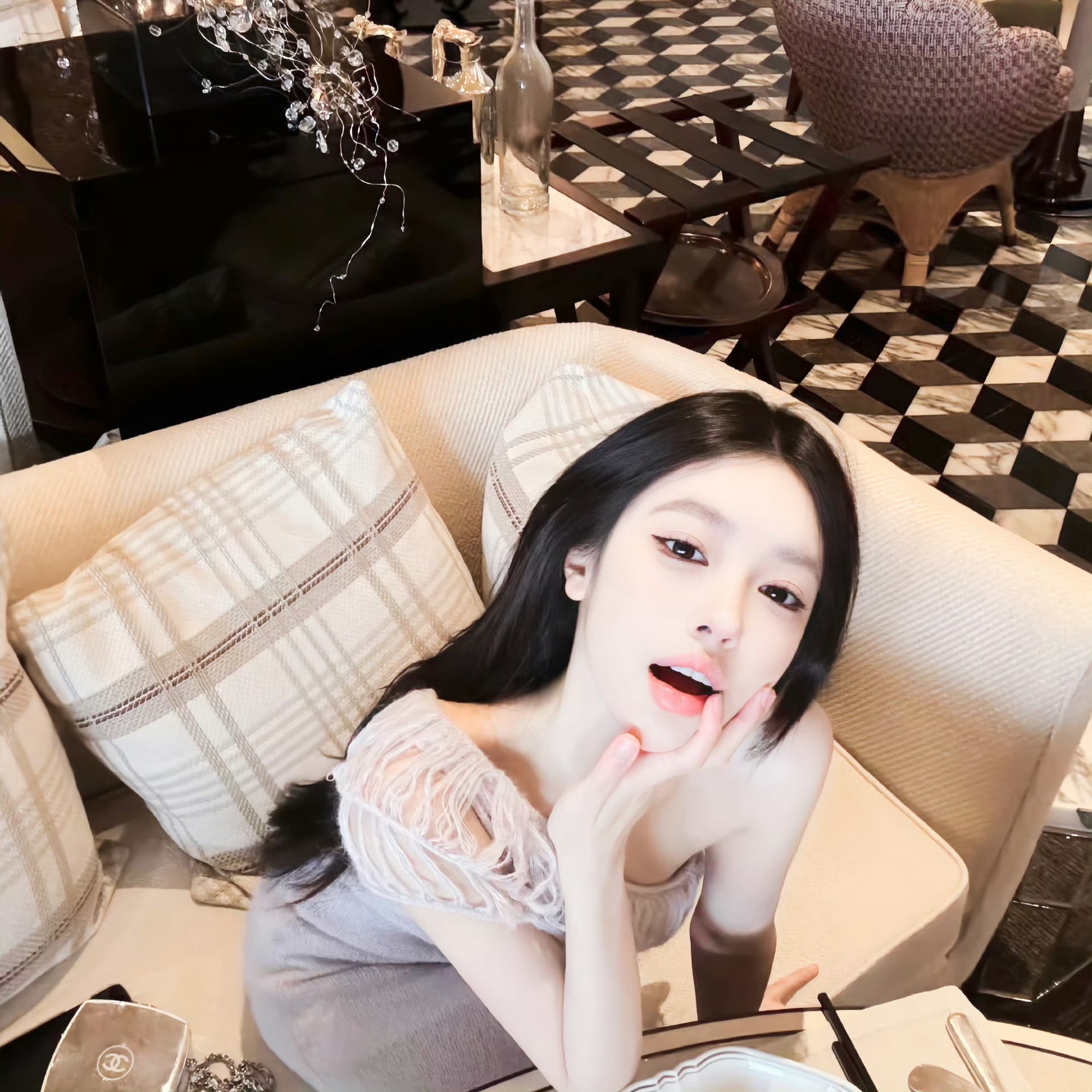 镇江伴游女生 | Ursula的资料